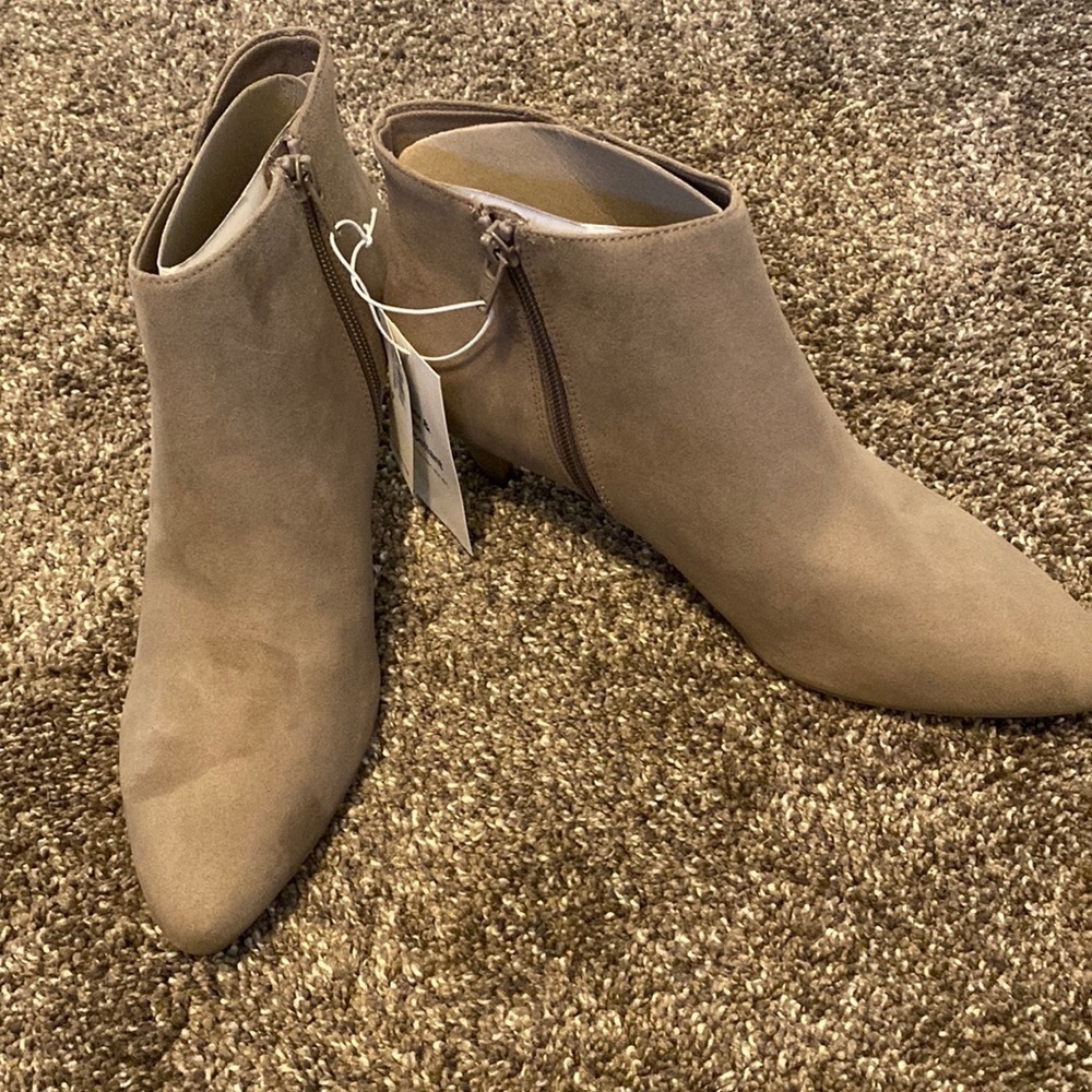 Old Navy Faux Suede Ankle Boots Taupe sz 9 NWT